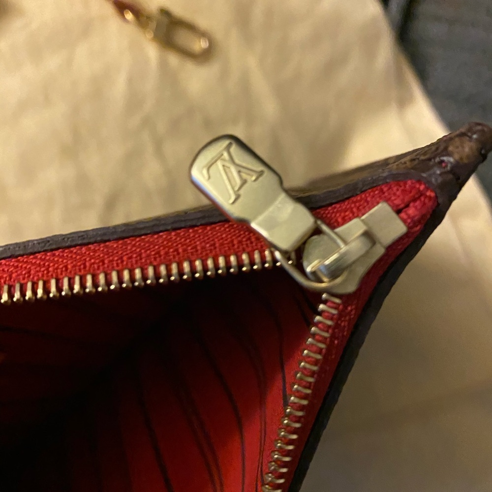 Louis Vuitton Wristlet mm medium - Picture 7 of 8